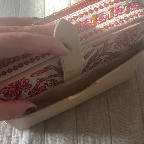 Spartina 449- Floral Embroidered leather crossbody Bag - Picture 6 of 15